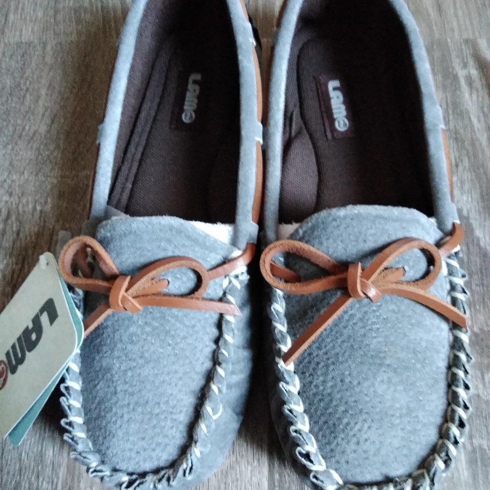 Women's grey Lamo Moccasin Slippers size 7.5